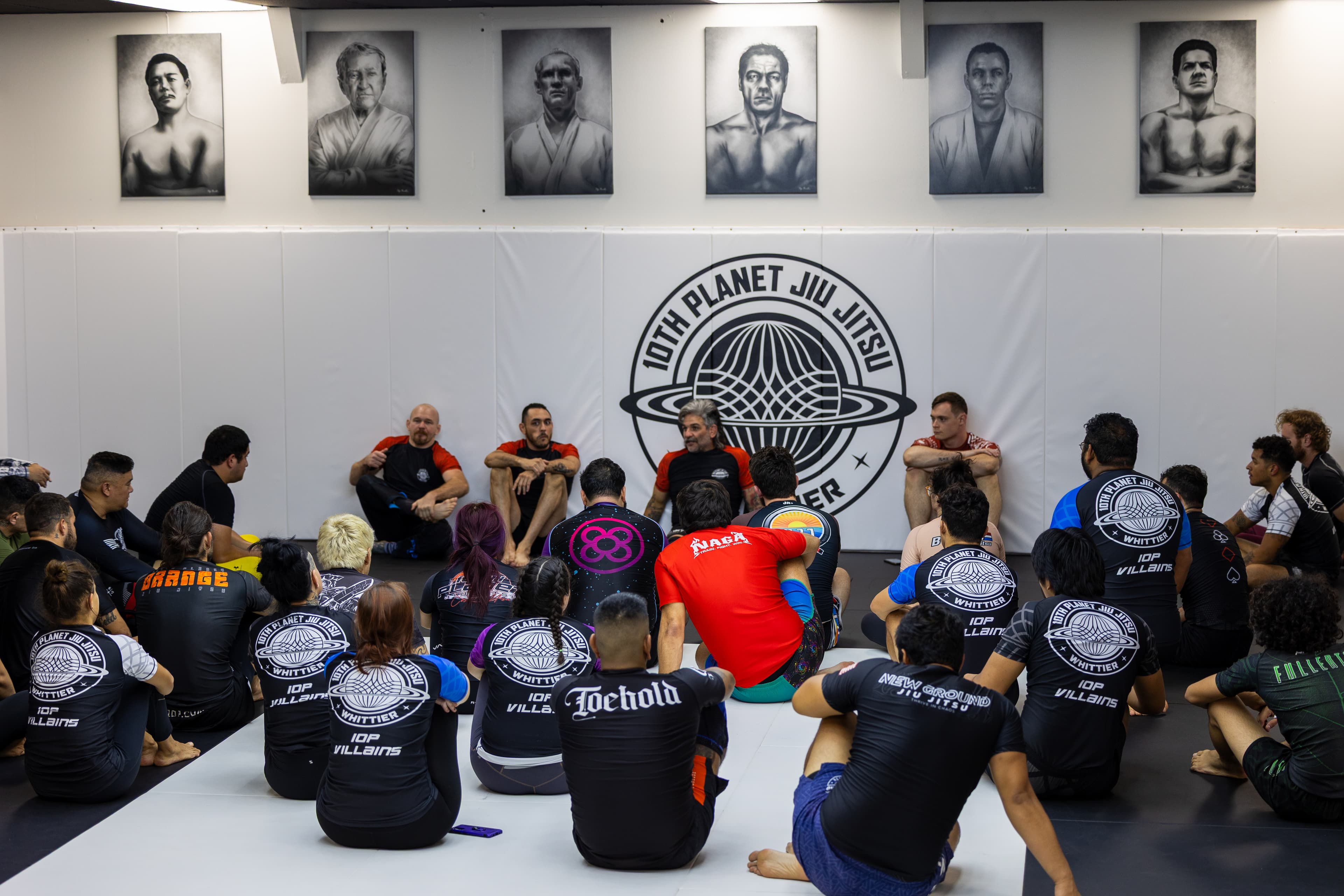 Students training in the 10th Planet Whittier Beginners Course.